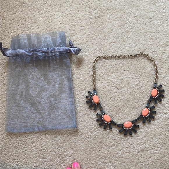 Pink and gold Bib necklace - Picture 2 of 4